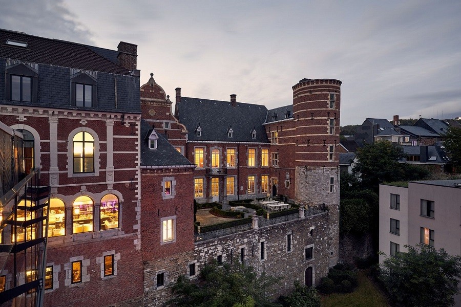 Van der Valk Hotel Selys - Luik - Voorzijde - Nacht