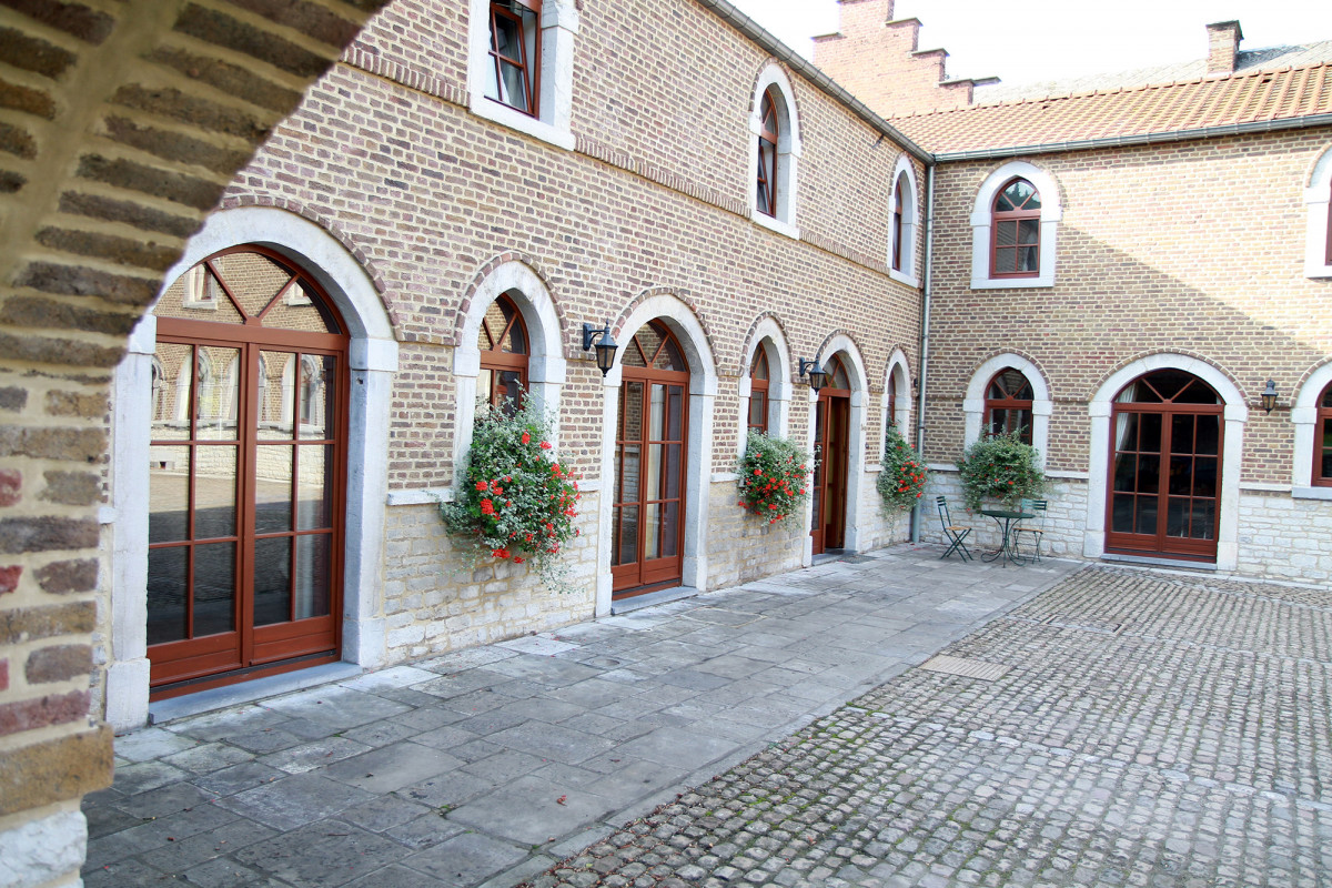 Hôtel du Château d'Ahin - Ben-Ahin - Cour intérieure