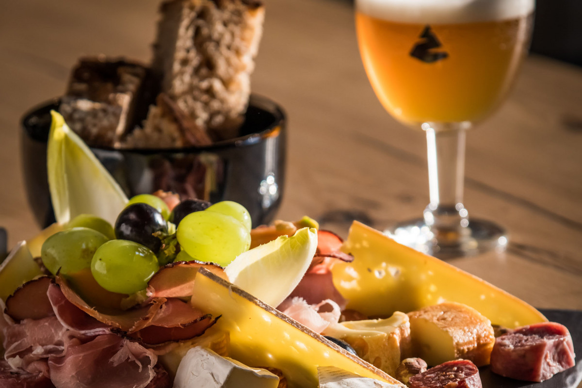 Belgium Peak Beer - Sourbrodt - Waimes - Espace dégustation - Planche mixte de charcuteries et fromages régionaux