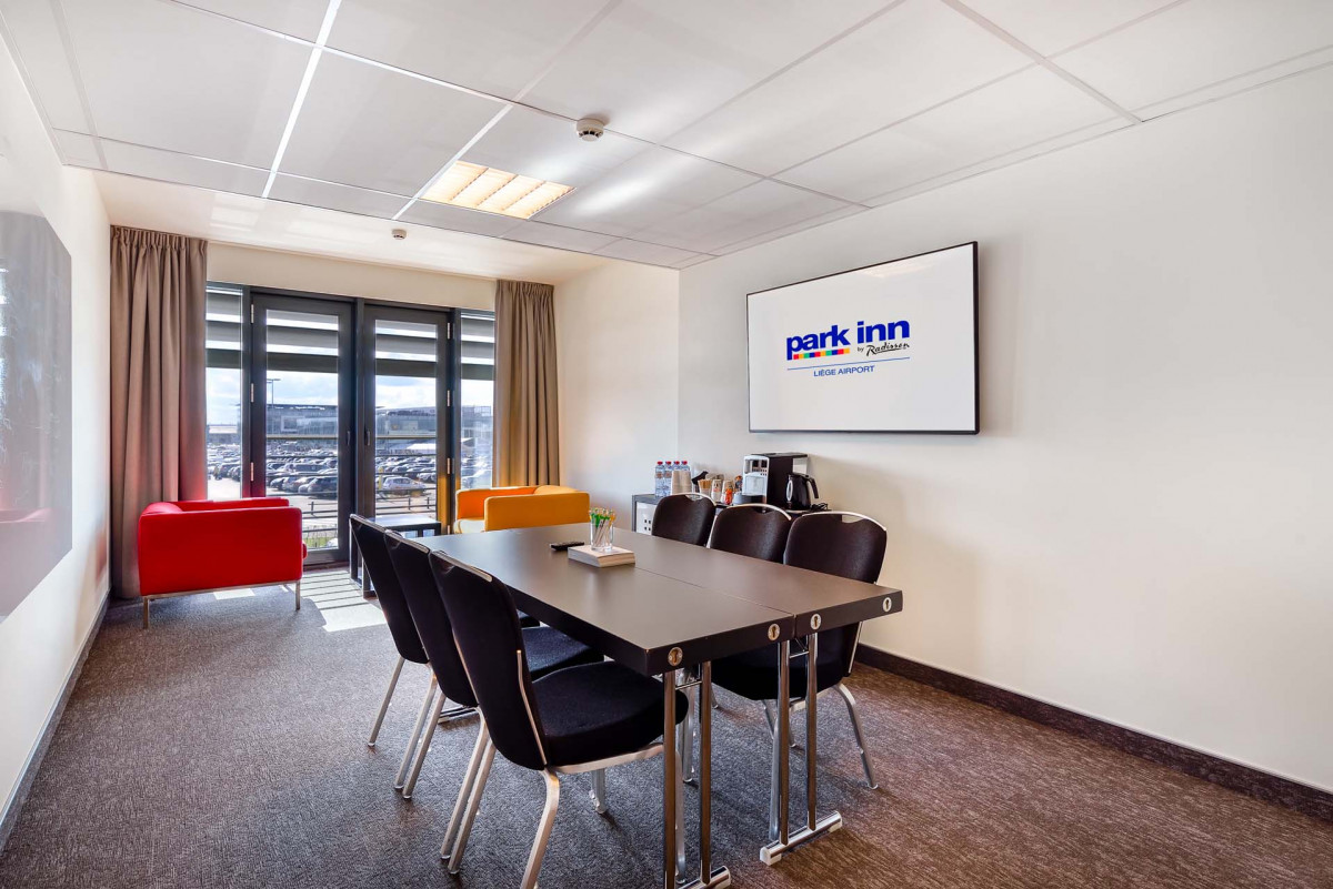 Park Inn by Radisson Liège Airport - Petite salle de réunion