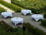 Abbaye de Stavelot - Tables dans le jardin