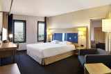 Park Inn by Radisson Liège Airport - Chambre - Vue aéroport - Lit king-size
